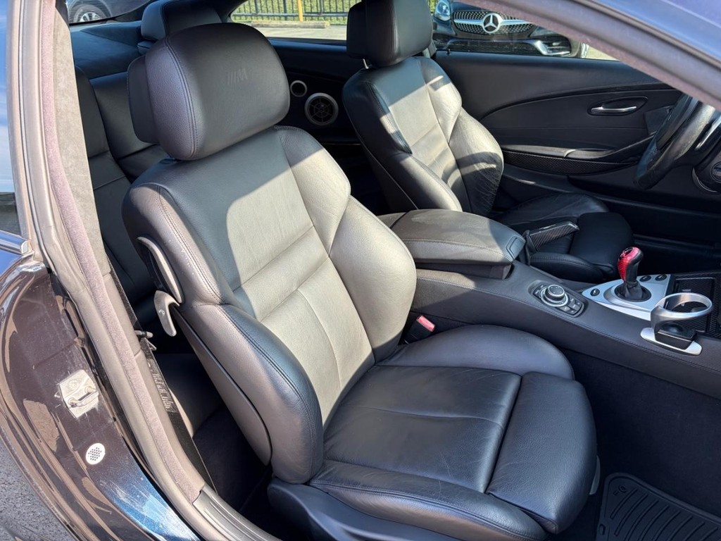 BMW M6 Vehicle Full-screen Gallery Image 14
