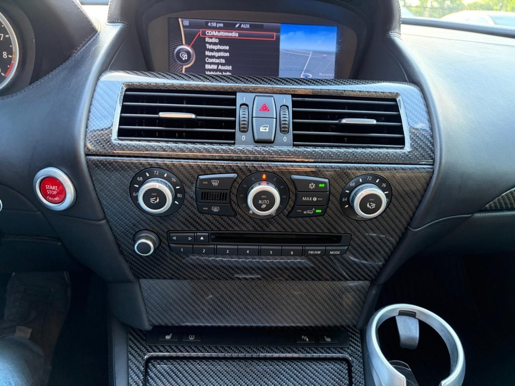 BMW M6 Vehicle Full-screen Gallery Image 20
