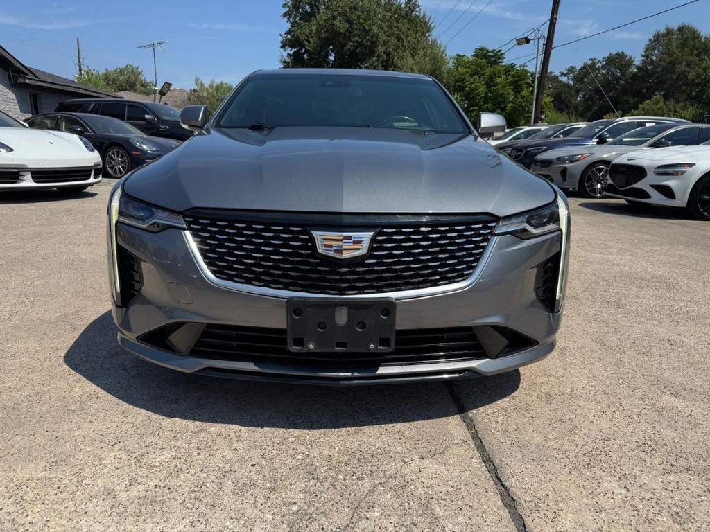 Cadillac CT4 Vehicle Full-screen Gallery Image 02