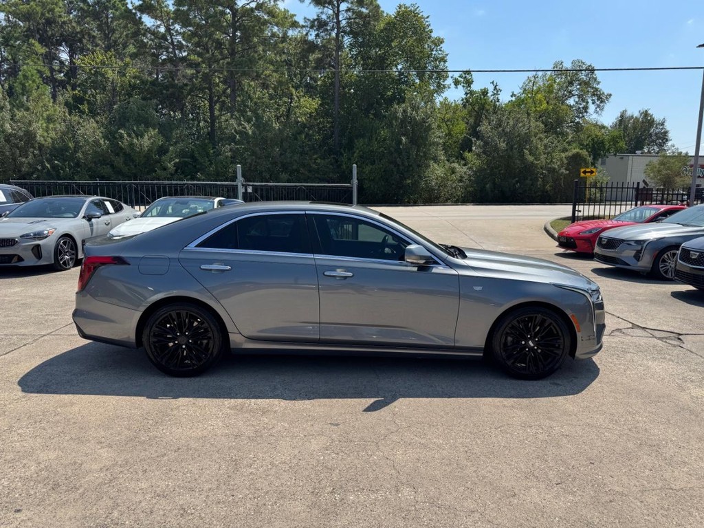 Cadillac CT4 Vehicle Full-screen Gallery Image 05