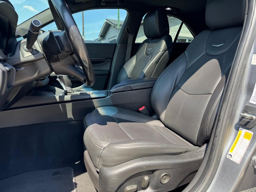 Cadillac CT4 Vehicle Full-screen Gallery Image 11
