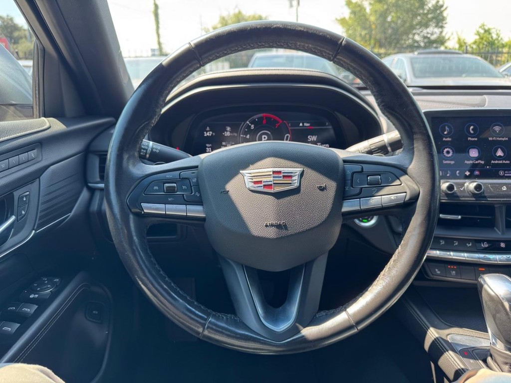 Cadillac CT4 Vehicle Full-screen Gallery Image 20