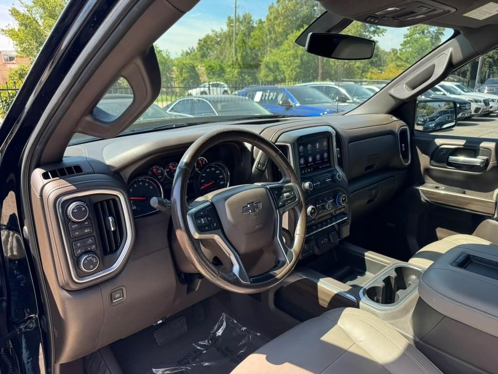 Chevrolet Silverado 1500 Vehicle Full-screen Gallery Image 10