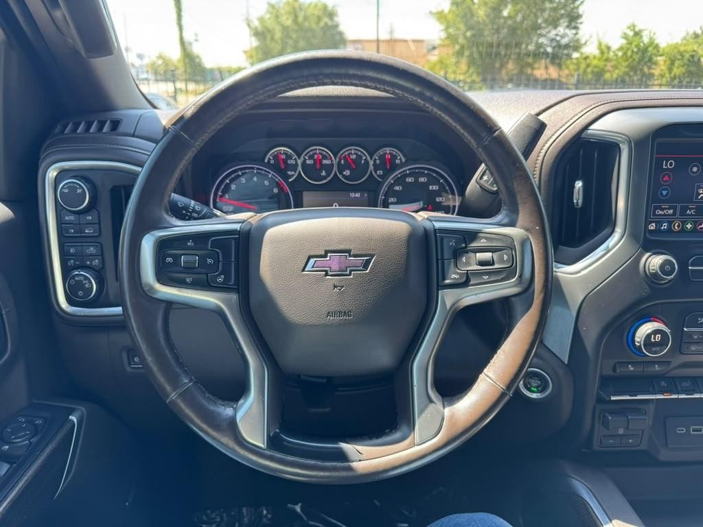 Chevrolet Silverado 1500 Vehicle Full-screen Gallery Image 20