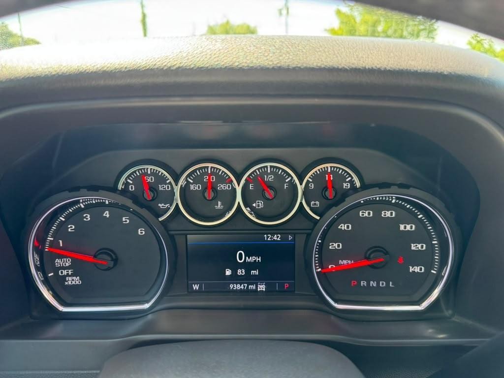 Chevrolet Silverado 1500 Vehicle Full-screen Gallery Image 21