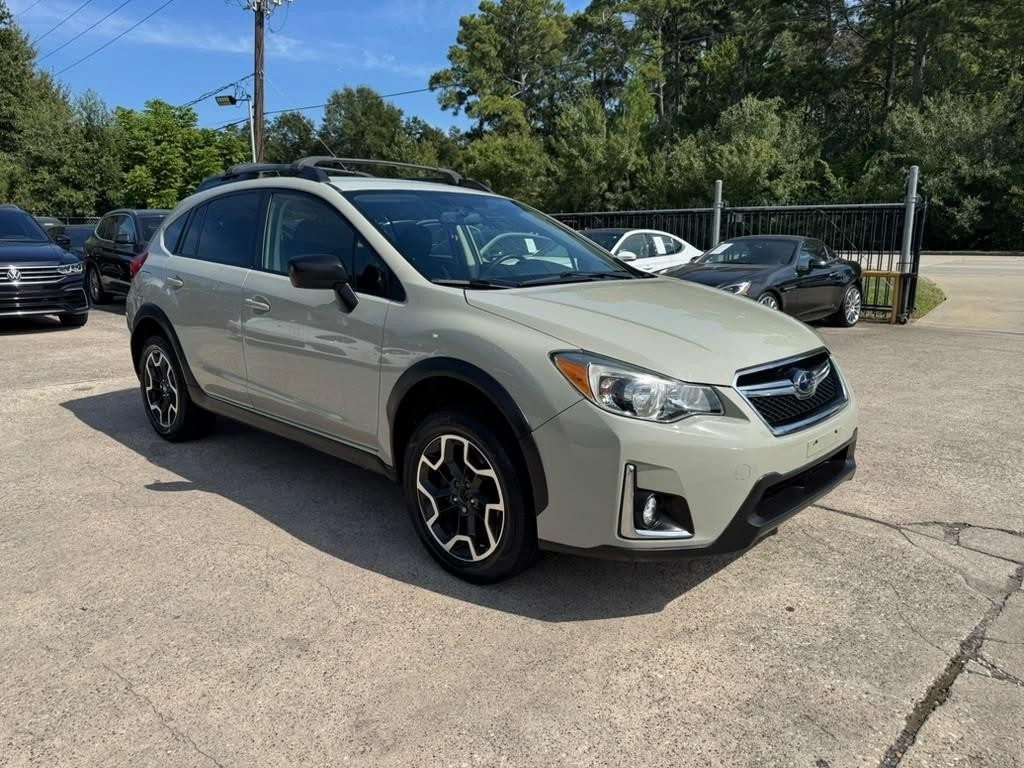 Subaru Crosstrek Vehicle Full-screen Gallery Image 04