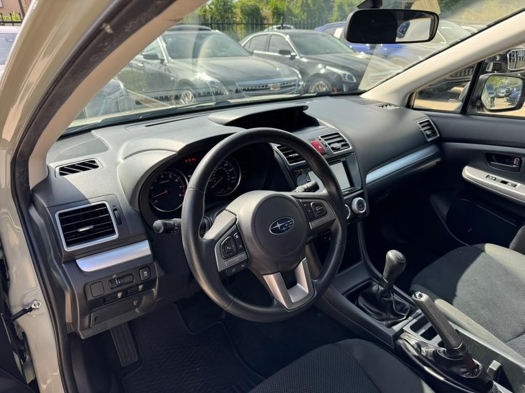 Subaru Crosstrek Vehicle Full-screen Gallery Image 10