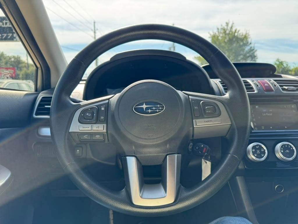 Subaru Crosstrek Vehicle Full-screen Gallery Image 18