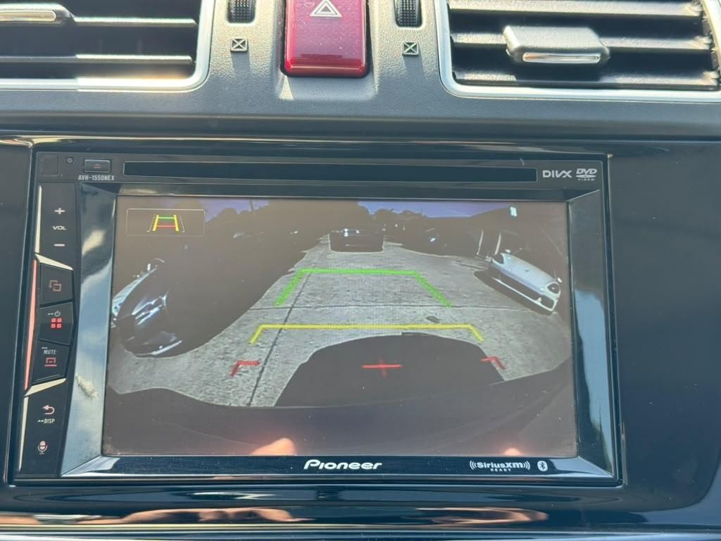 Subaru Crosstrek Vehicle Full-screen Gallery Image 21