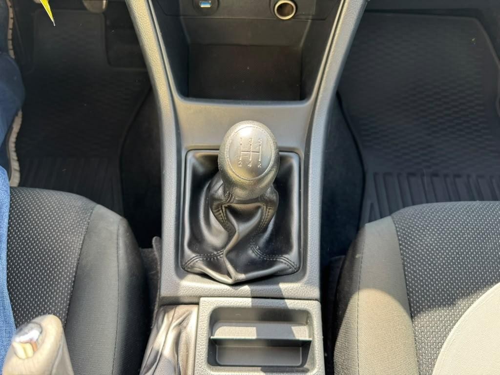 Subaru Crosstrek Vehicle Full-screen Gallery Image 22