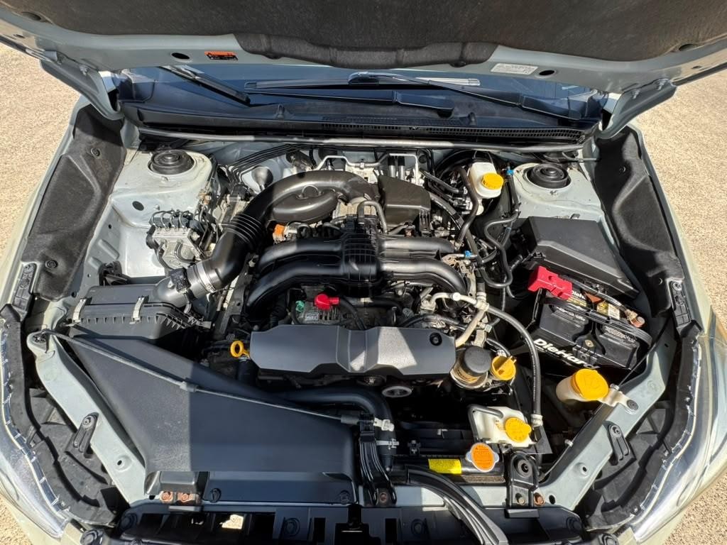 Subaru Crosstrek Vehicle Full-screen Gallery Image 25