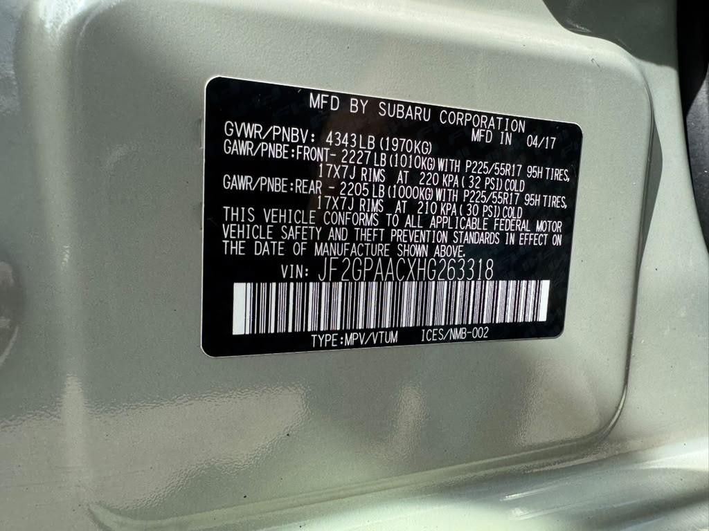 Subaru Crosstrek Vehicle Full-screen Gallery Image 26