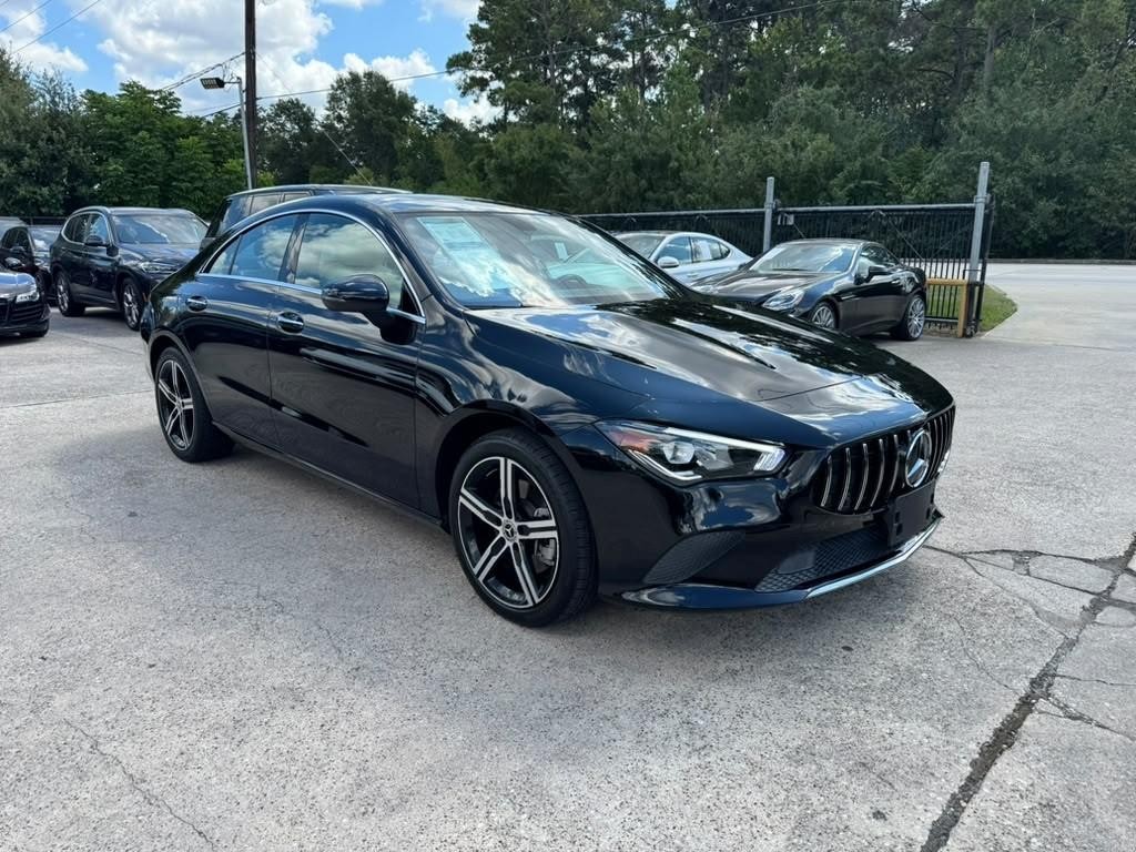Mercedes-Benz CLA 250 Vehicle Full-screen Gallery Image 04