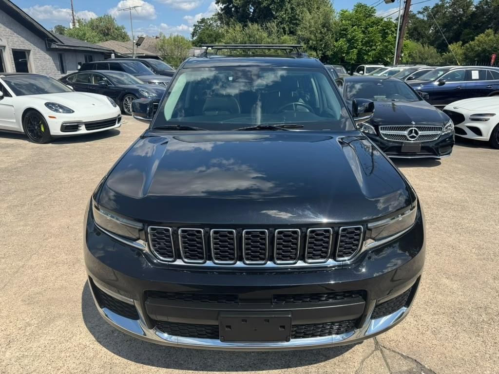 Jeep Grand Cherokee L Vehicle Full-screen Gallery Image 03