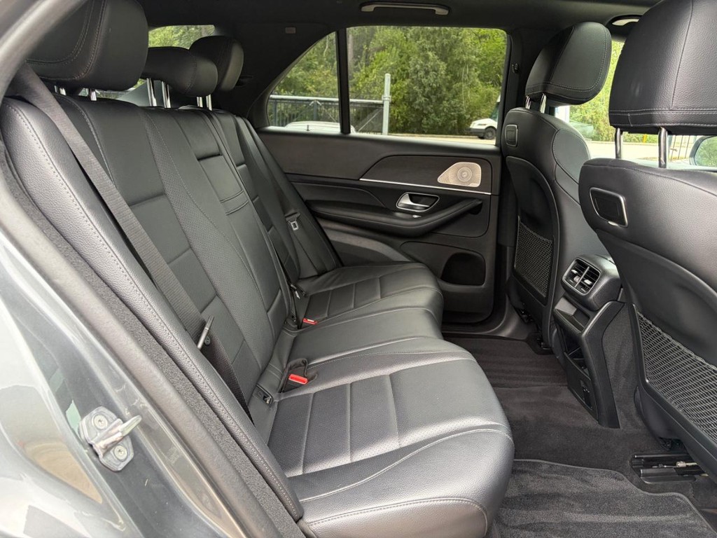 Mercedes-Benz GLE 350 Vehicle Full-screen Gallery Image 16
