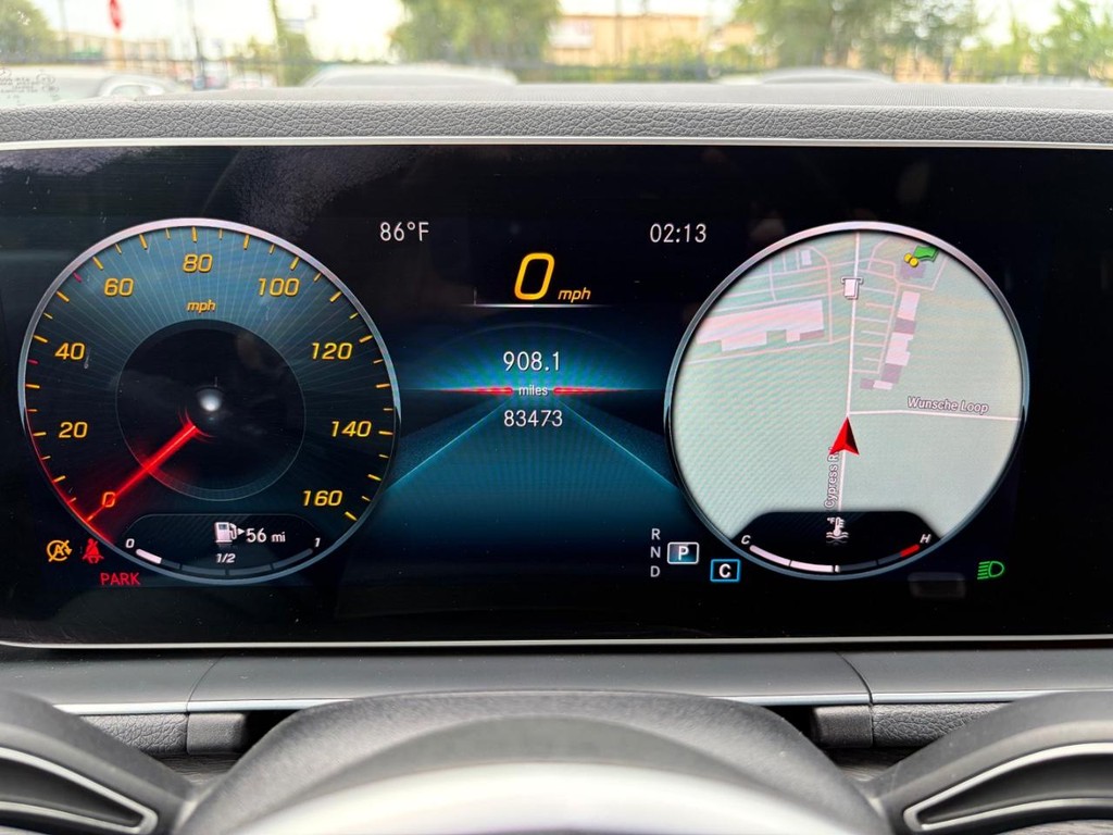 Mercedes-Benz GLE 350 Vehicle Full-screen Gallery Image 21