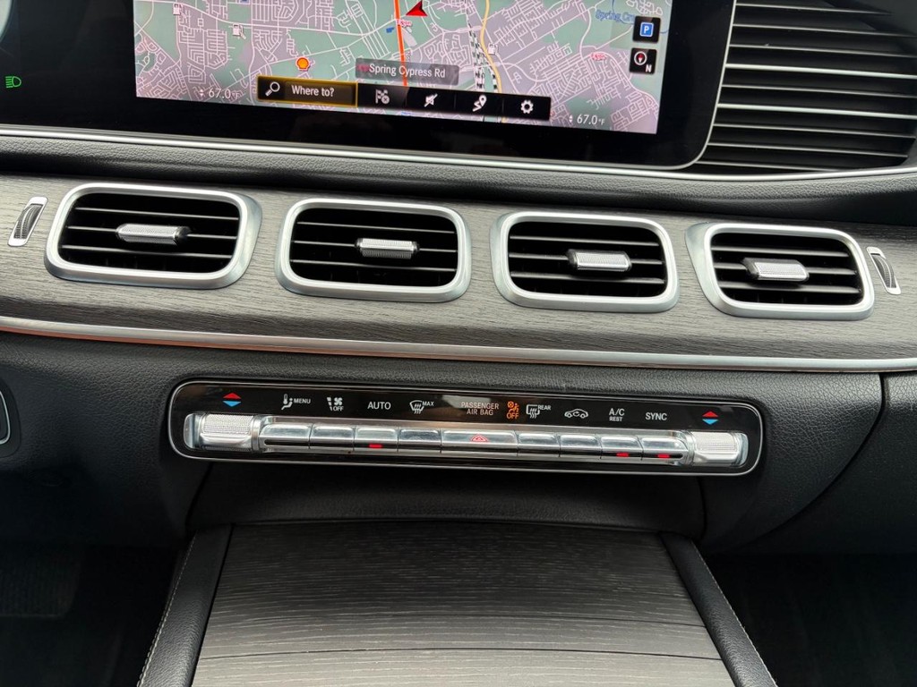 Mercedes-Benz GLE 350 Vehicle Full-screen Gallery Image 24