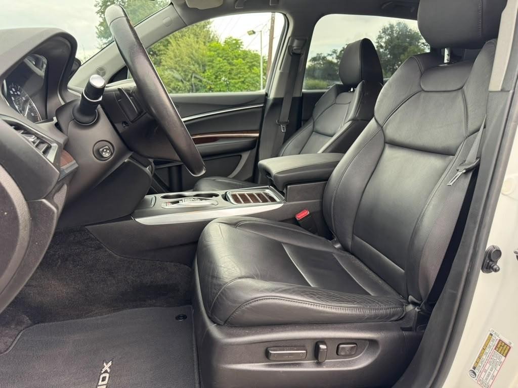 Acura MDX Vehicle Full-screen Gallery Image 11