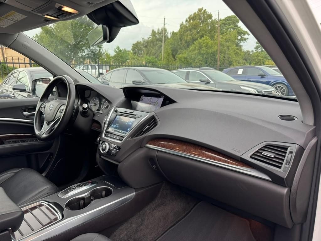 Acura MDX Vehicle Full-screen Gallery Image 13