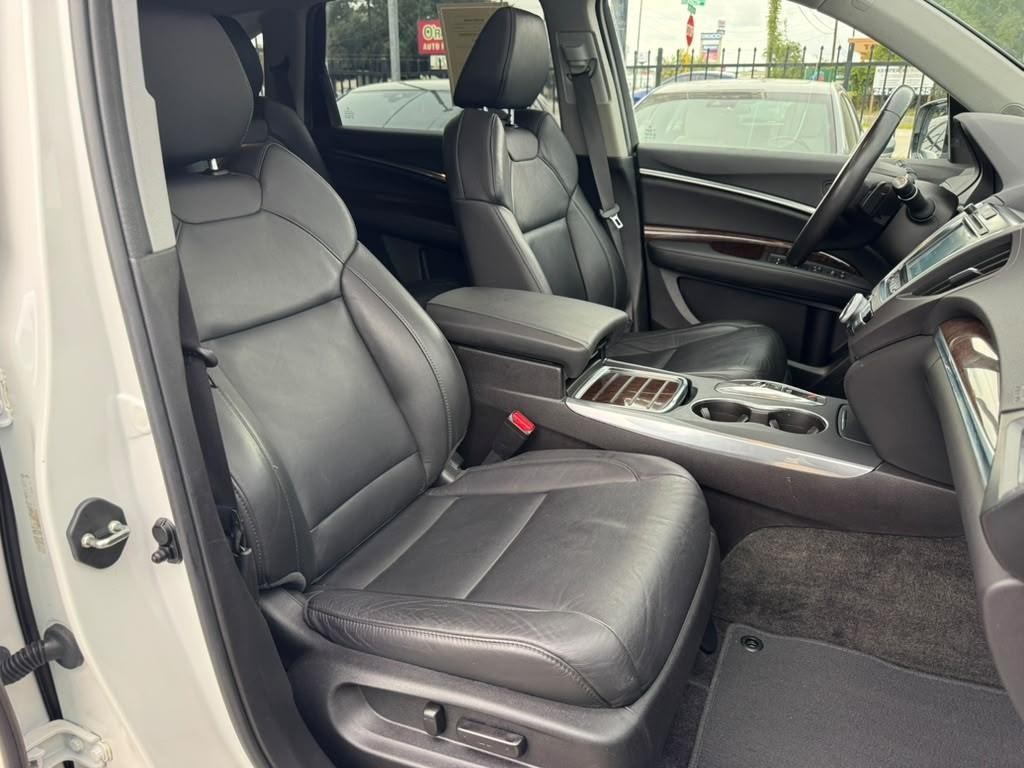 Acura MDX Vehicle Full-screen Gallery Image 14