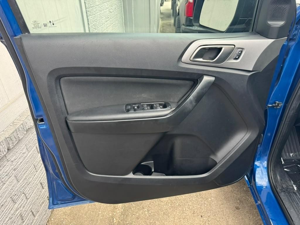 Ford Ranger Vehicle Full-screen Gallery Image 12
