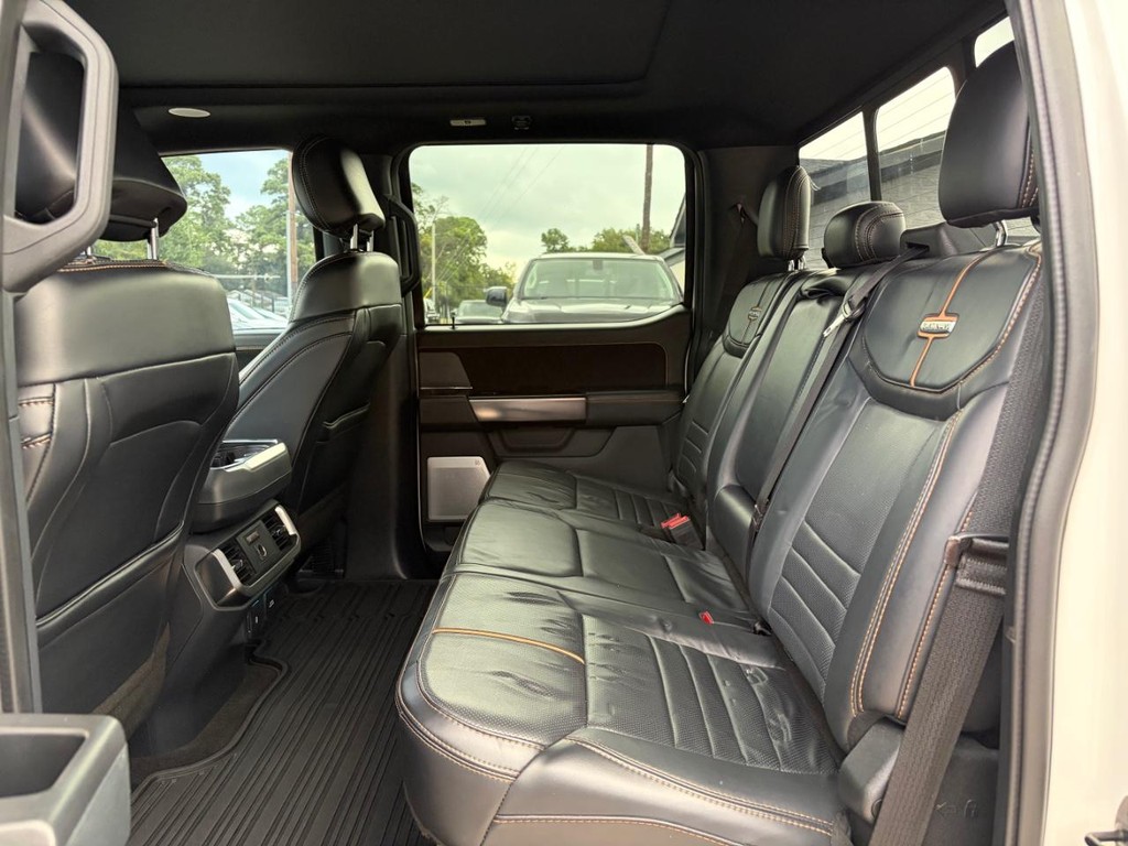 Ford F-150 Vehicle Full-screen Gallery Image 16