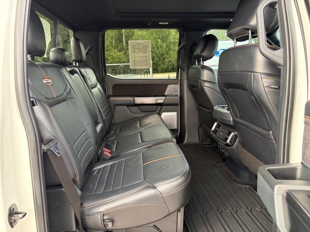 Ford F-150 Vehicle Full-screen Gallery Image 18