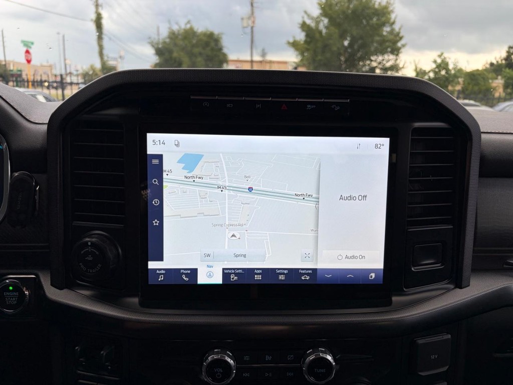 Ford F-150 Vehicle Full-screen Gallery Image 22