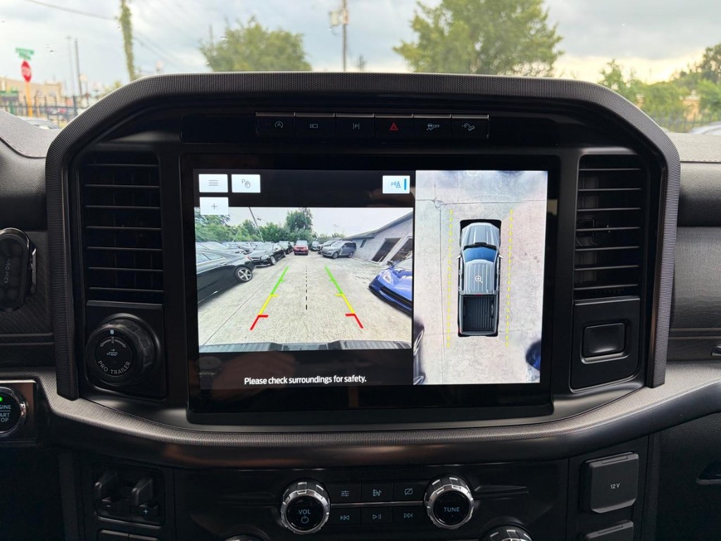 Ford F-150 Vehicle Full-screen Gallery Image 23