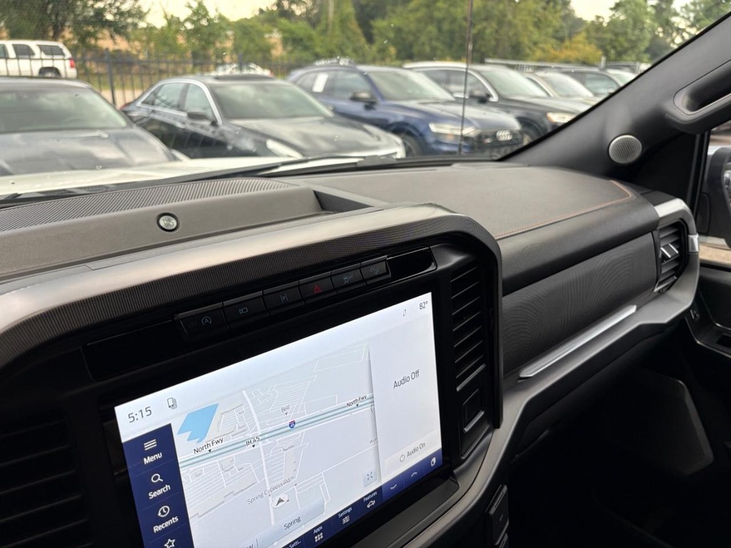 Ford F-150 Vehicle Full-screen Gallery Image 25