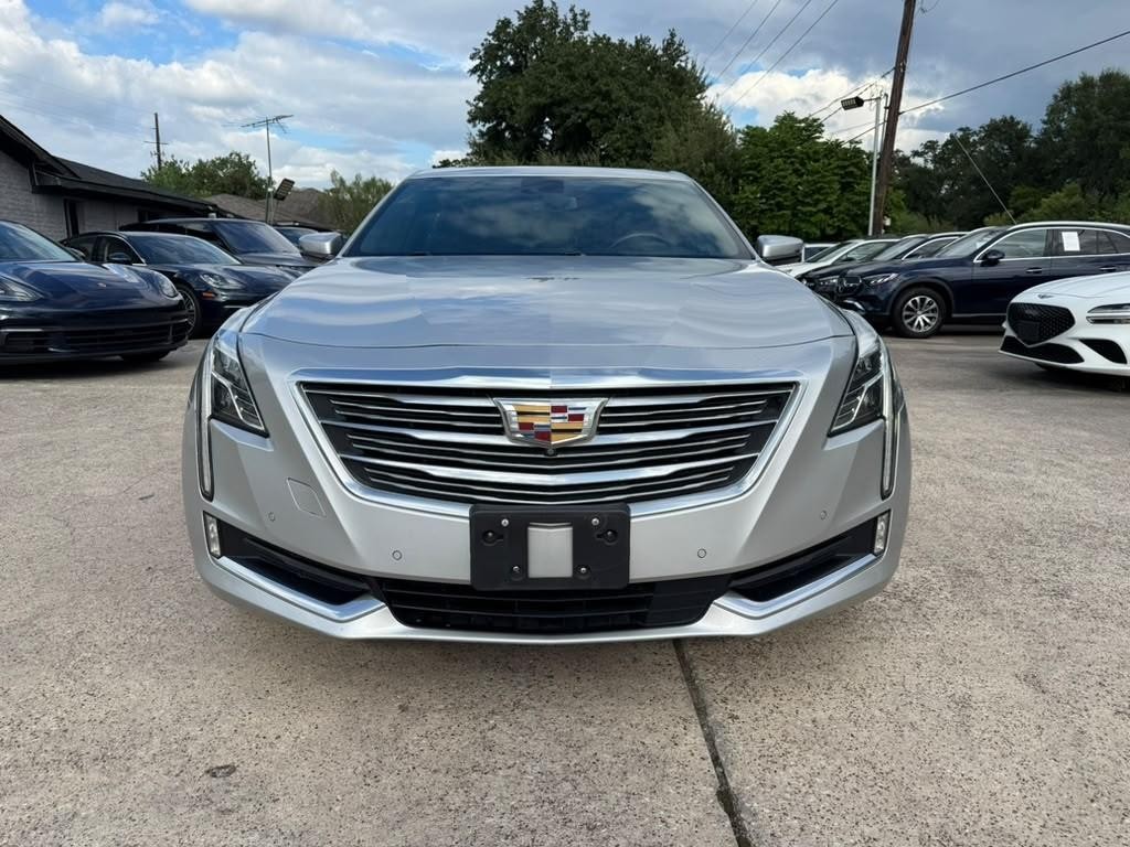Cadillac CT6 Vehicle Full-screen Gallery Image 02