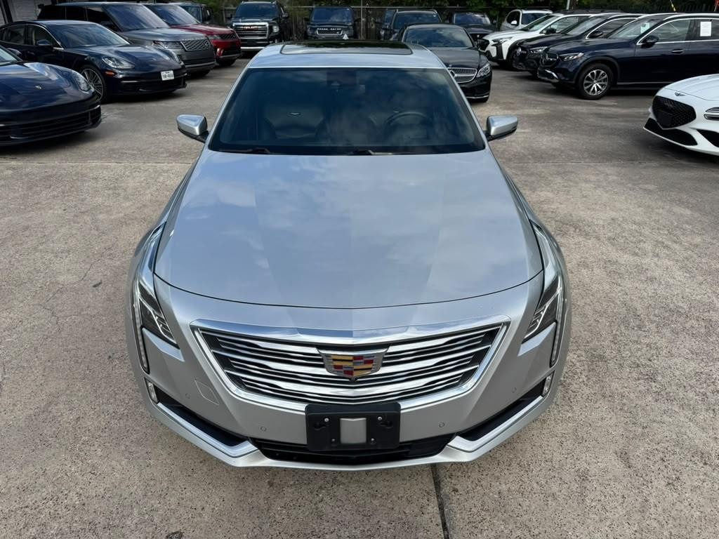 Cadillac CT6 Vehicle Full-screen Gallery Image 03