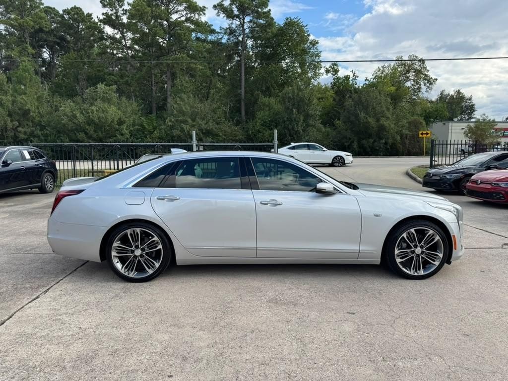 Cadillac CT6 Vehicle Full-screen Gallery Image 05