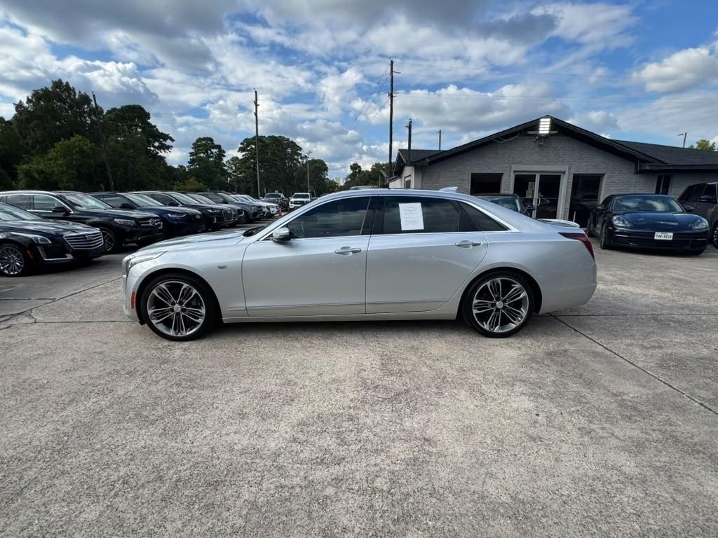 Cadillac CT6 Vehicle Full-screen Gallery Image 09