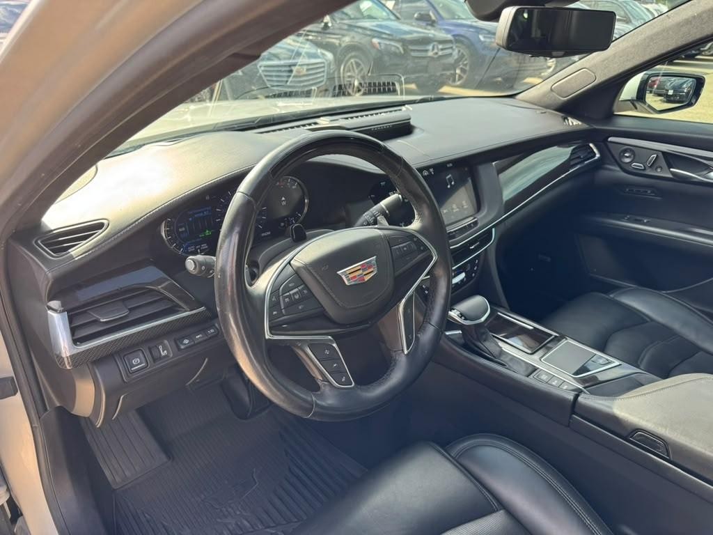 Cadillac CT6 Vehicle Full-screen Gallery Image 10
