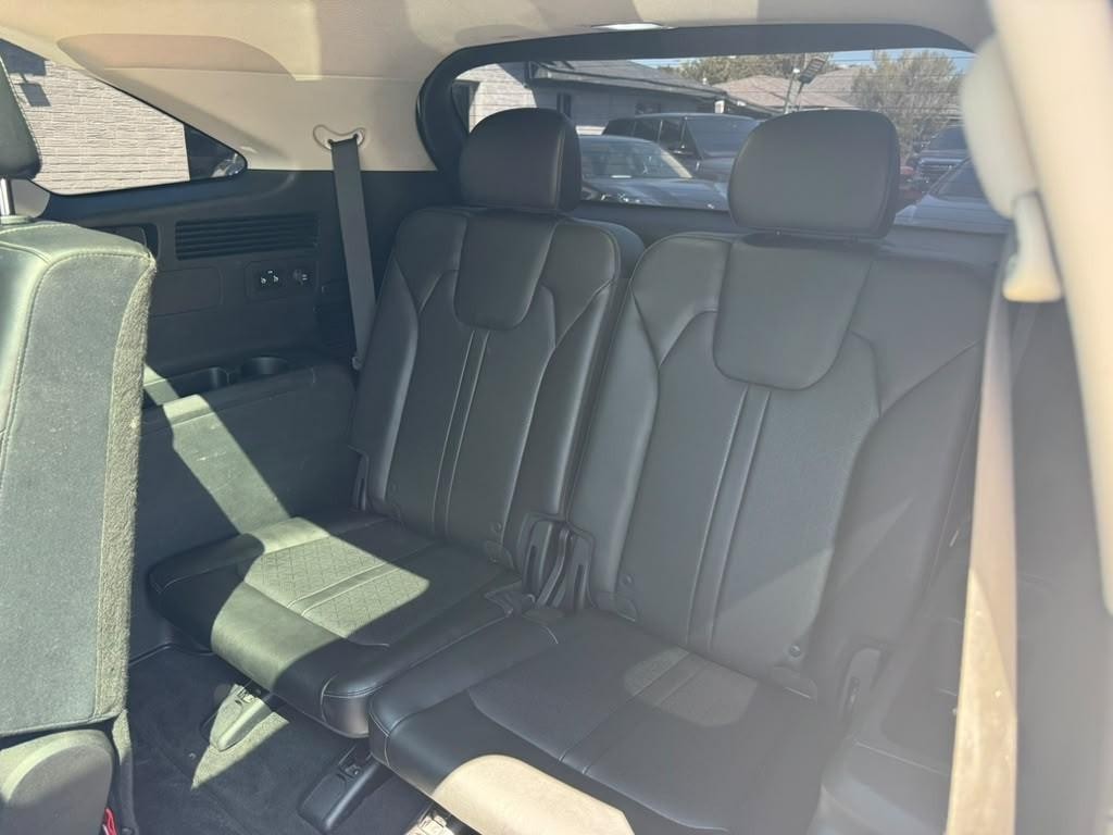 Kia Sorento Vehicle Full-screen Gallery Image 20
