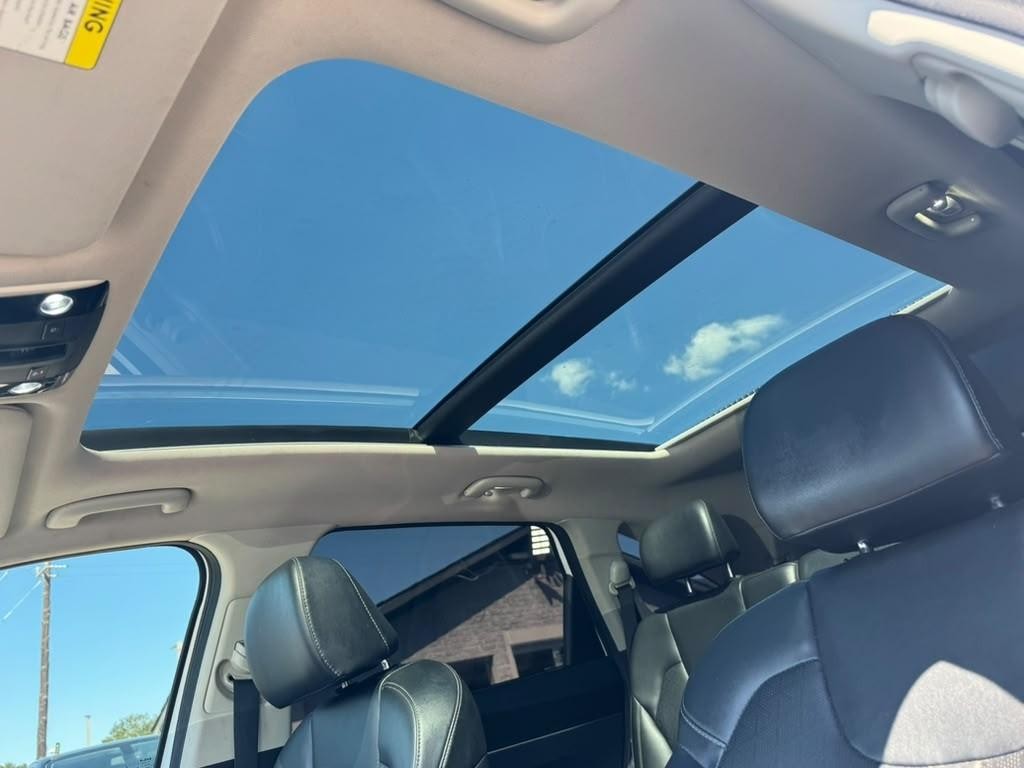 Kia Sorento Vehicle Full-screen Gallery Image 29
