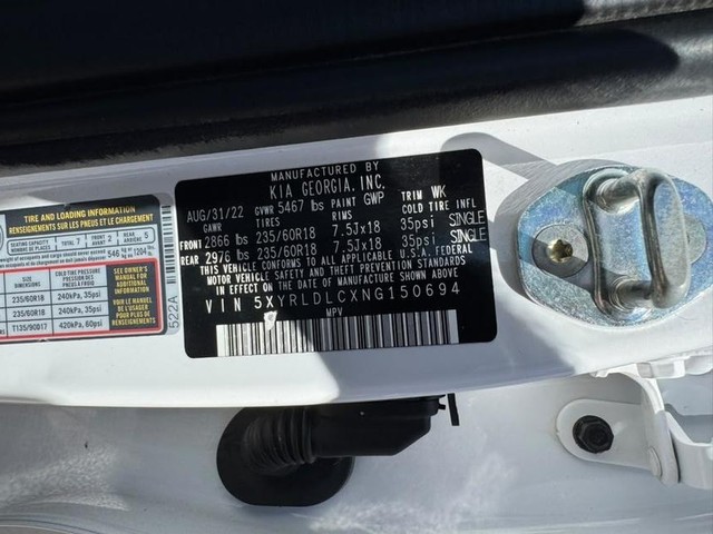 Kia Sorento Vehicle Full-screen Gallery Image 32