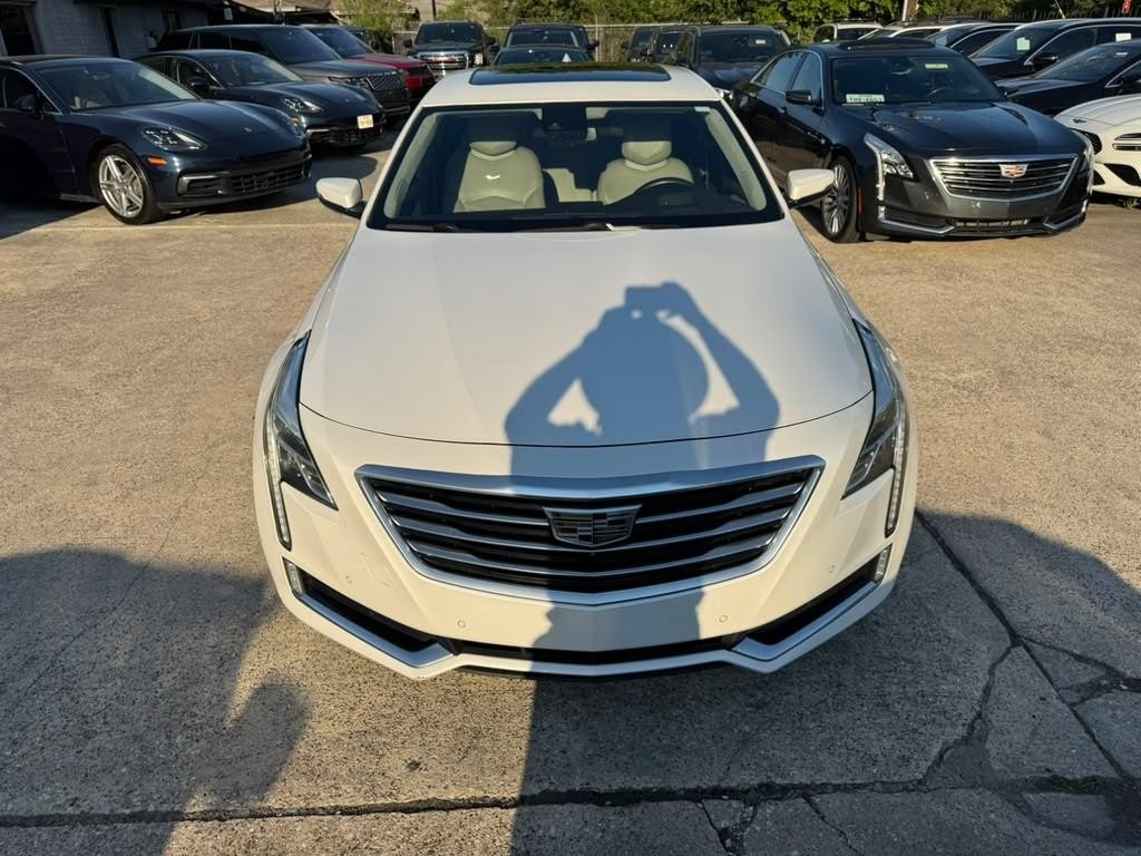 Cadillac CT6 Vehicle Full-screen Gallery Image 03