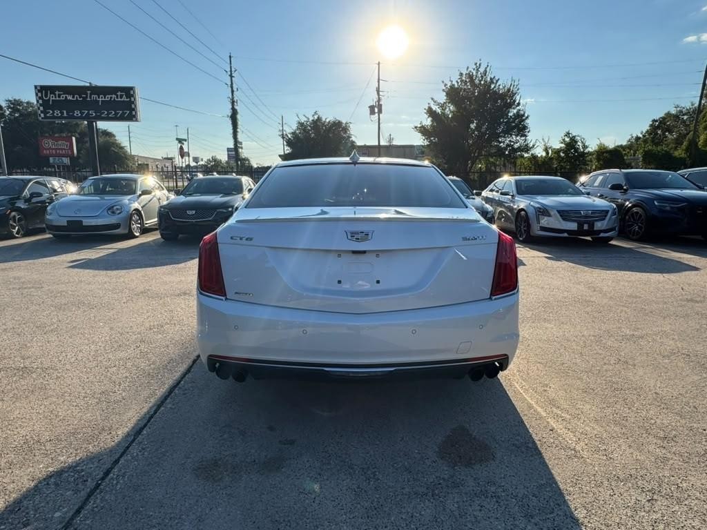 Cadillac CT6 Vehicle Full-screen Gallery Image 07