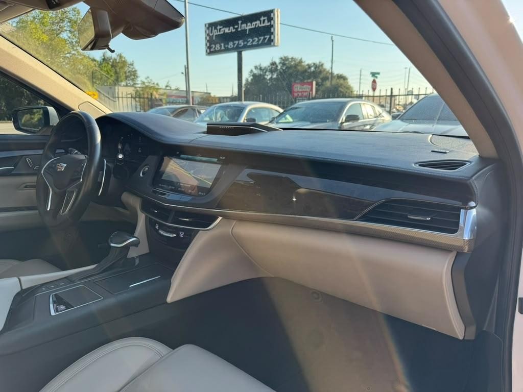 Cadillac CT6 Vehicle Full-screen Gallery Image 13