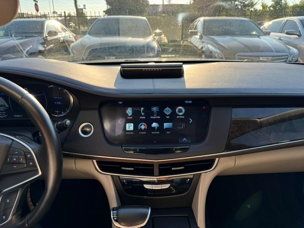 Cadillac CT6 Vehicle Full-screen Gallery Image 22