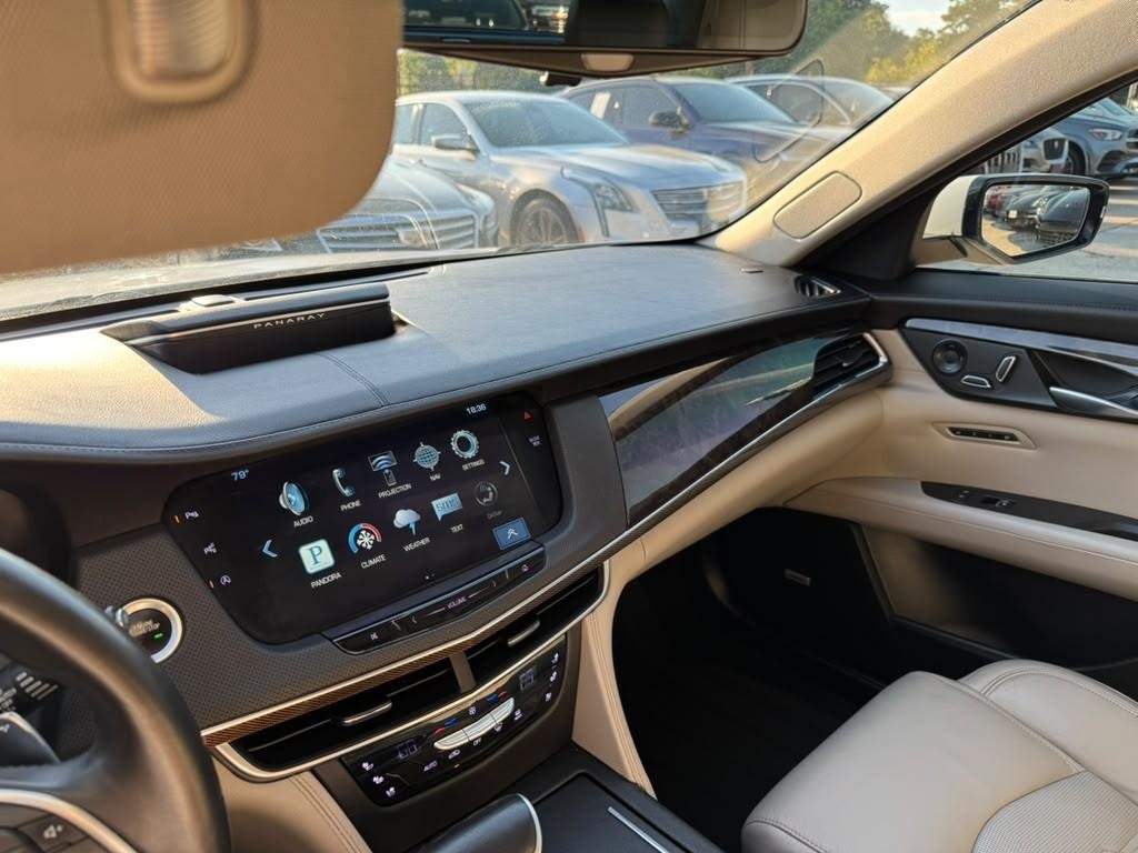 Cadillac CT6 Vehicle Full-screen Gallery Image 26