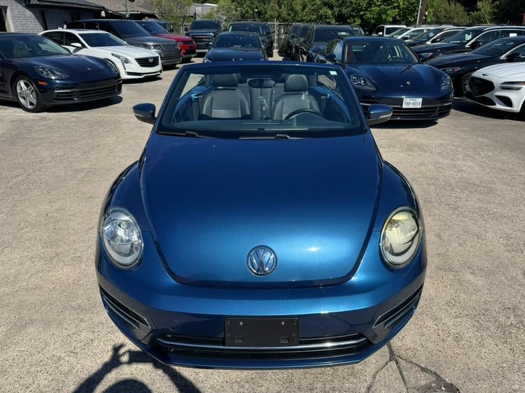 Volkswagen Beetle Convertible Vehicle Full-screen Gallery Image 05