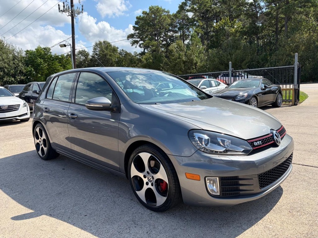 Volkswagen GTI Vehicle Full-screen Gallery Image 04
