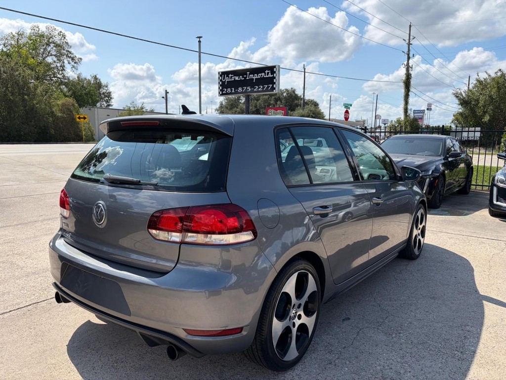 Volkswagen GTI Vehicle Full-screen Gallery Image 06