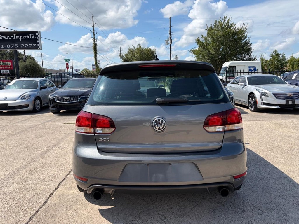 Volkswagen GTI Vehicle Full-screen Gallery Image 07