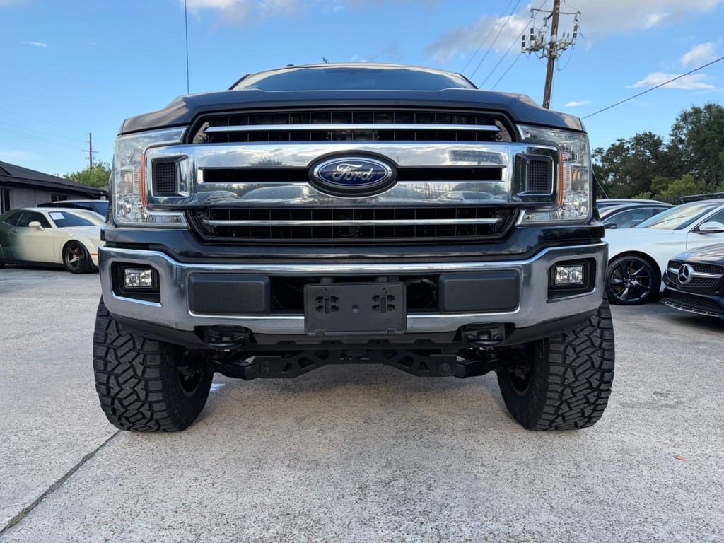 Ford F-150 Vehicle Full-screen Gallery Image 02