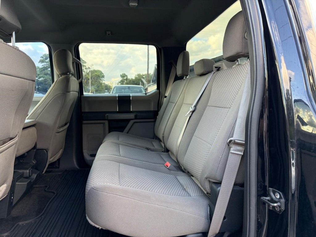 Ford F-150 Vehicle Full-screen Gallery Image 17