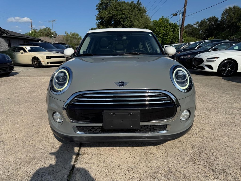 MINI Hardtop 4 Door Vehicle Full-screen Gallery Image 02